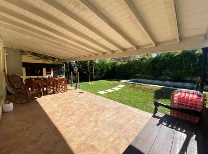 Casa · 205m² · 4 Ambientes · 2 Cocheras