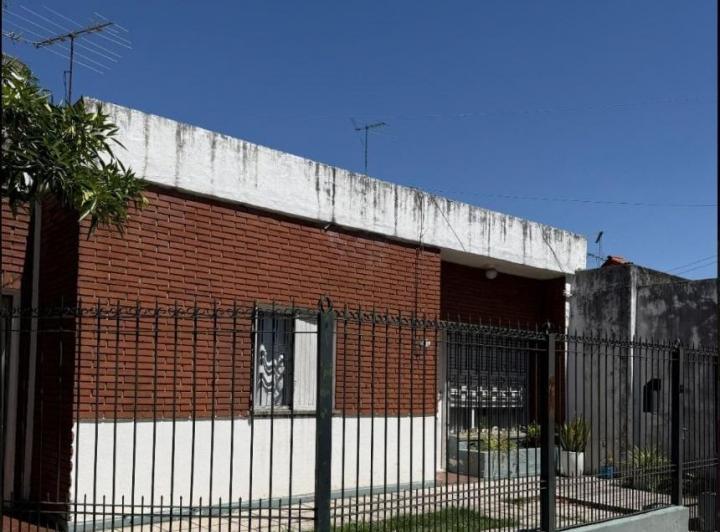Casa · 137m² · 3 Ambientes · 1 Cochera