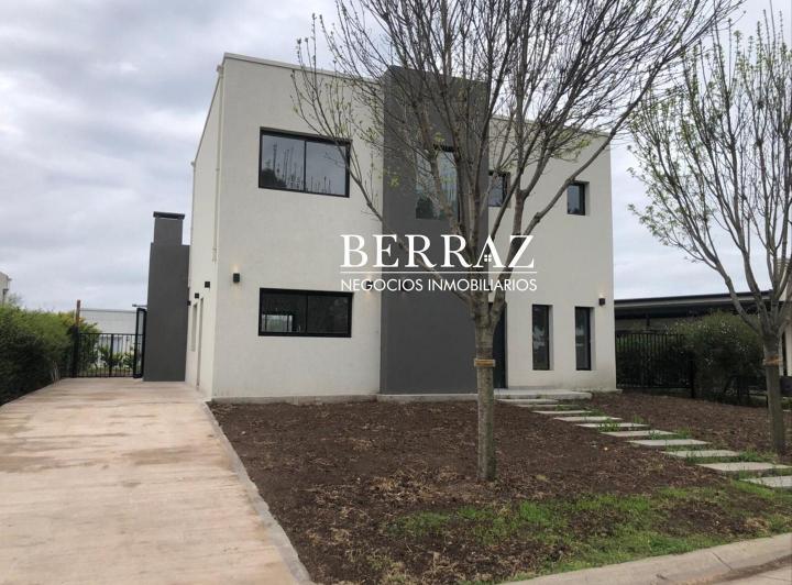 Casa · 152m² · 4 Ambientes · 2 Cocheras