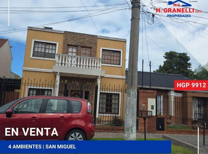 Casa · 140m² · 4 Ambientes · 3 Cocheras