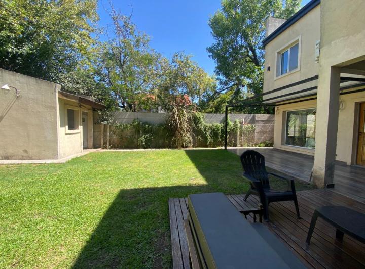 Casa · 130m² · 4 Ambientes · 2 Cocheras