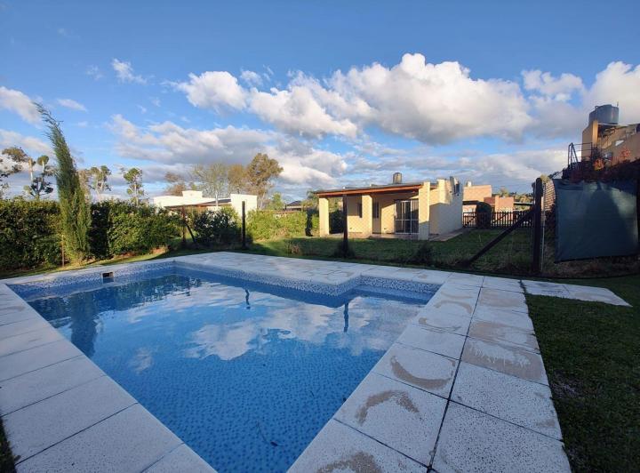 Casa · 60m² · 3 Ambientes · 1 Cochera