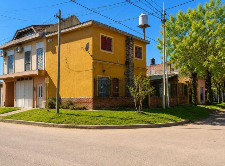 Casa · 87m² · 4 Ambientes · 1 Cochera