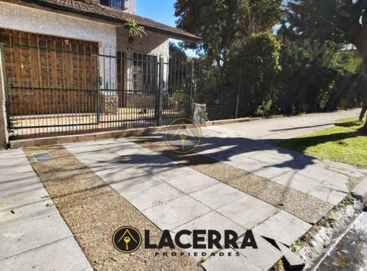 Casa · 135m² · 4 Ambientes · 1 Cochera