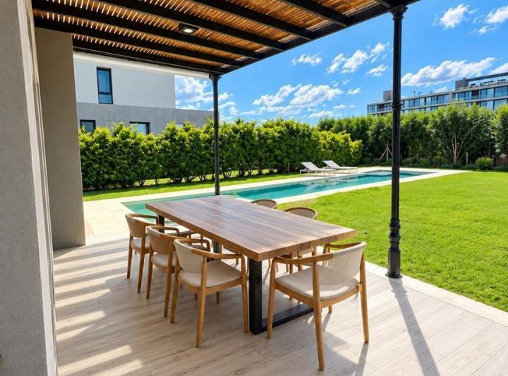 Casa · 144m² · 5 Ambientes · 1 Cochera