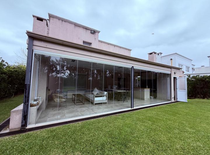 Casa · 510m² · 5 Ambientes · 1 Cochera