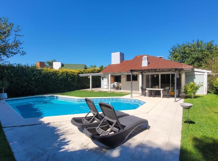 Casa · 105m² · 5 Ambientes · 3 Cocheras