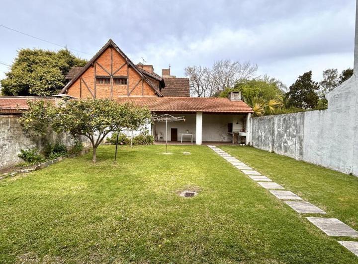 Casa · 160m² · 4 Ambientes · 1 Cochera