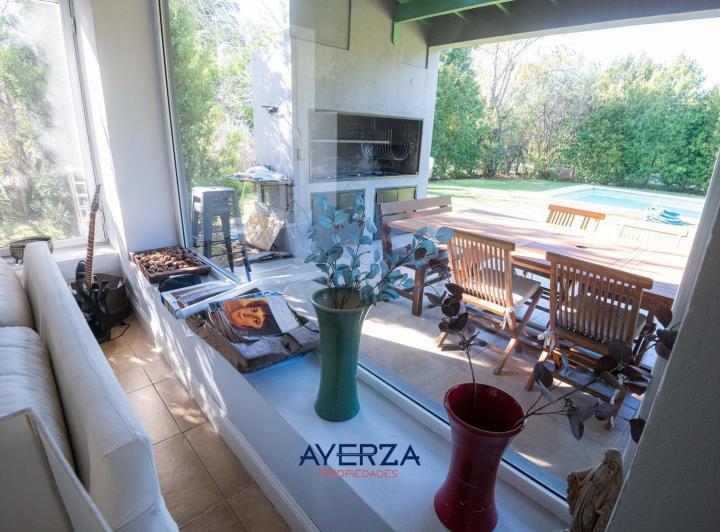 Casa · 220m² · 3 Dormitorios