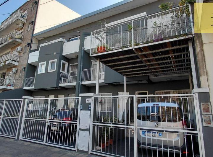 Casa · 65m² · 5 Ambientes · 1 Cochera