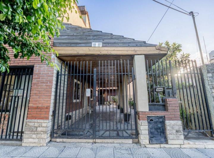 Casa · 166m² · 7 Ambientes · 2 Cocheras