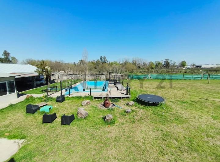 Casa · 311m² · 8 Ambientes · 1 Cochera