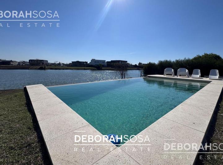 Casa · 249m² · 6 Ambientes · 3 Cocheras
