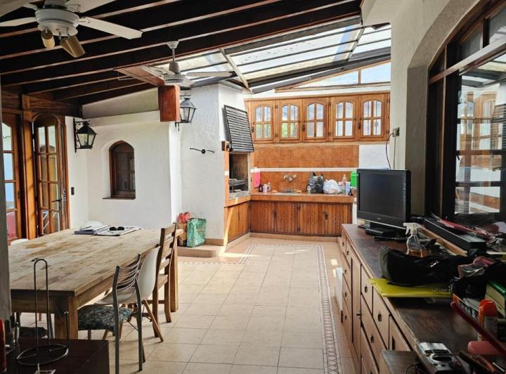 Casa · 154m² · 5 Ambientes · 2 Cocheras