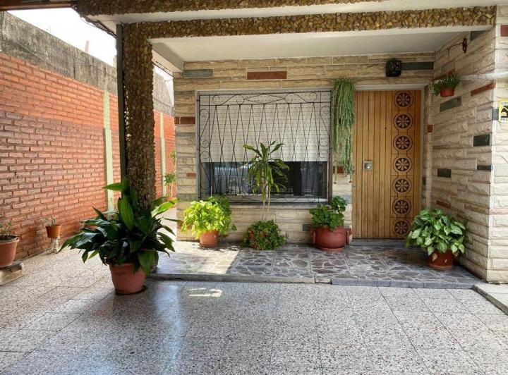 Casa · 120m² · 5 Ambientes · 1 Cochera