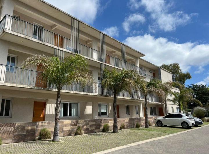Departamento · 60m² · 2 Ambientes · 1 Cochera
