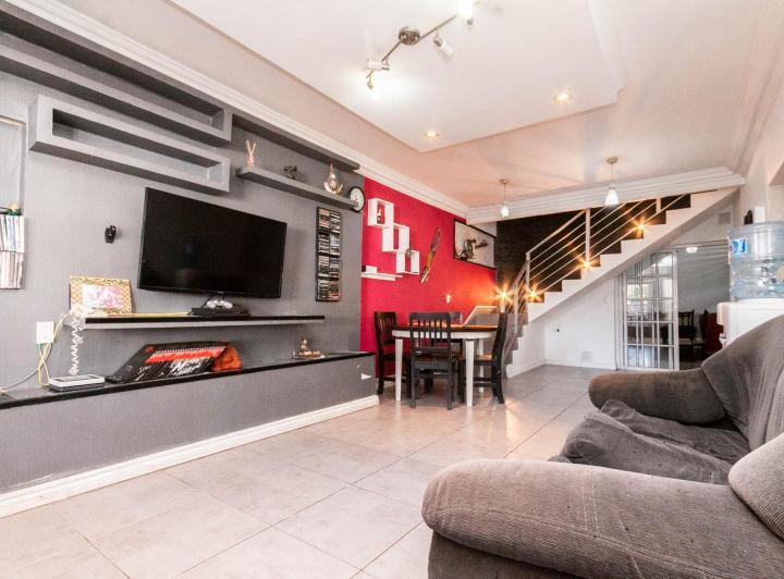 Casa · 130m² · 4 Ambientes · 4 Cocheras