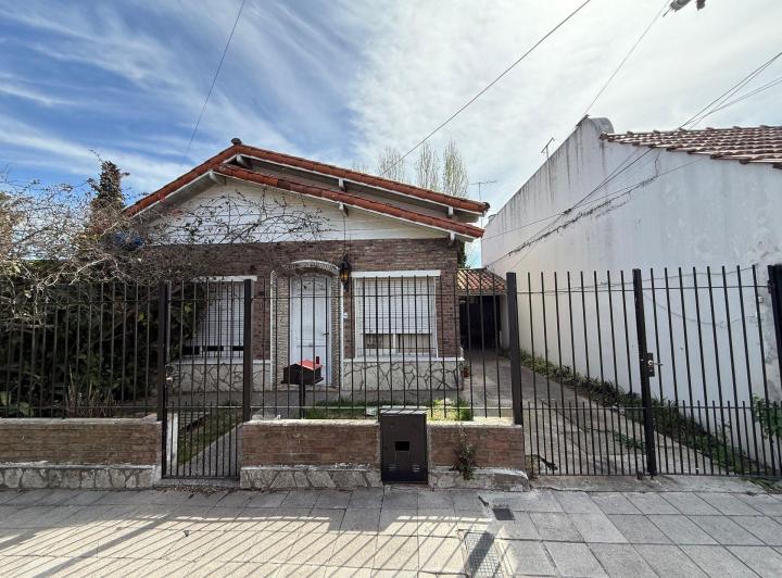 Casa · 100m² · 3 Ambientes · 2 Cocheras