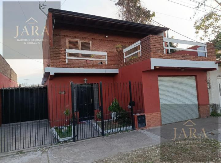 Casa · 165m² · 4 Ambientes · 2 Cocheras