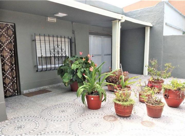 Casa · 70m² · 3 Ambientes · 2 Cocheras