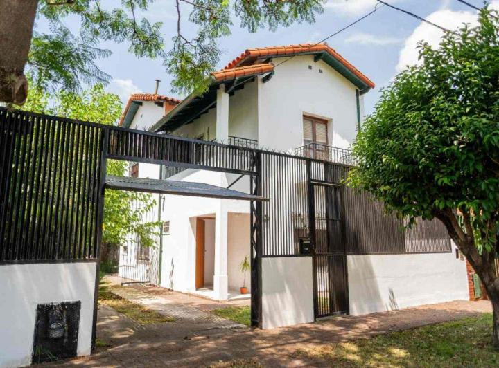 Casa · 138m² · 3 Ambientes · 2 Cocheras