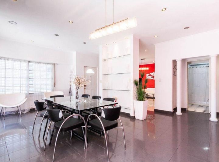 Casa · 180m² · 4 Ambientes · 1 Cochera