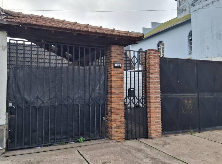 Casa · 222m² · 5 Ambientes · 2 Cocheras