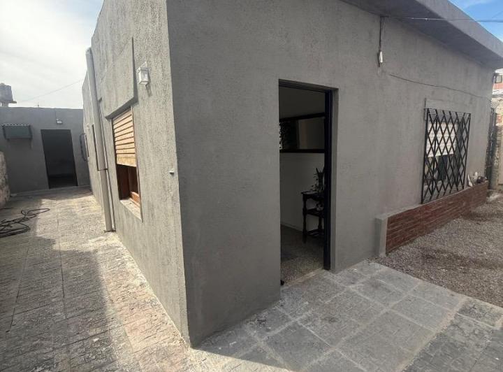Casa · 100m² · 3 Ambientes · 2 Cocheras