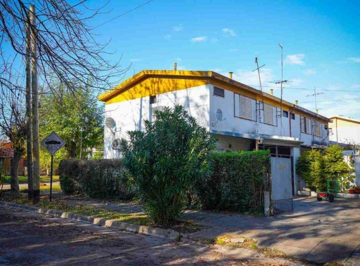 Casa · 110m² · 3 Ambientes · 1 Cochera