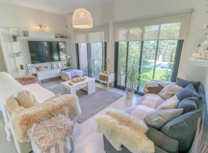 Casa · 170m² · 6 Ambientes · 1 Cochera