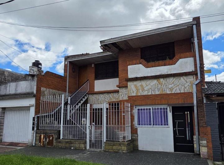 Casa · 210m² · 4 Ambientes