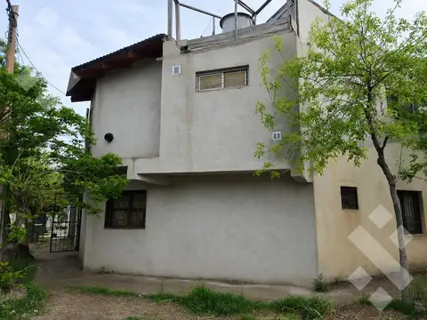 Casa en alquiler calle rawson al 1000, 5 habitacions