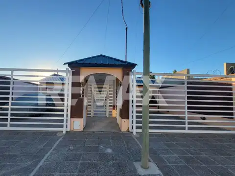 Venta complejo de 4 dptos en plottier