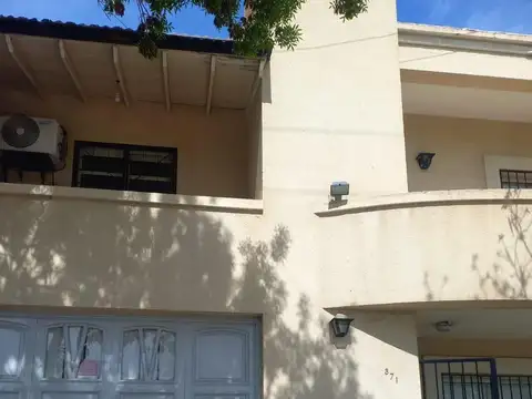 Casa en godoy cruz