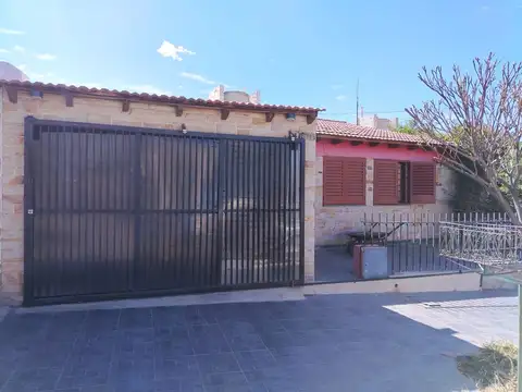 Vendo casa 3 habitaciones mas departamento