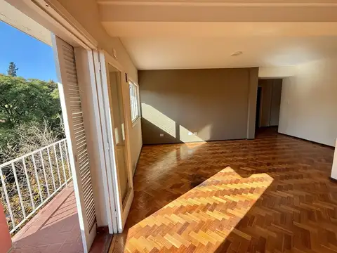 Openhouse vende semipiso frente a la plaza independencia