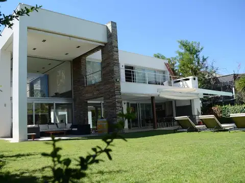Casa en venta barrio privado chacras de coria