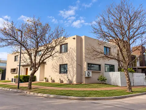 En alquiler: duplex de 3 dorm. con galería y asador