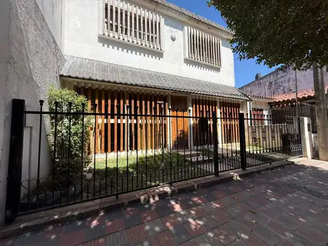 Vende casa 3 dorm 3 baños empalme