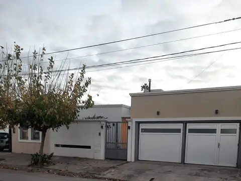 Venta casa, 3 dormitorios, barrio sarmiento