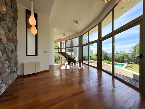 Casa en venta en lomas de la carolina