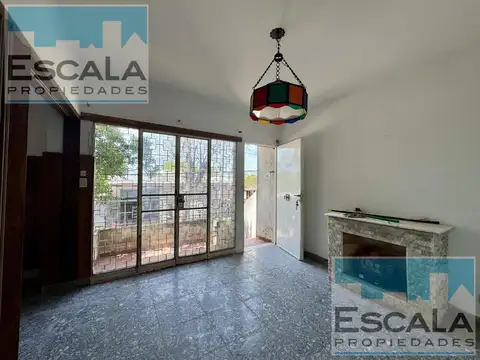 Casa en planta alta dos dormitorios en alquiler