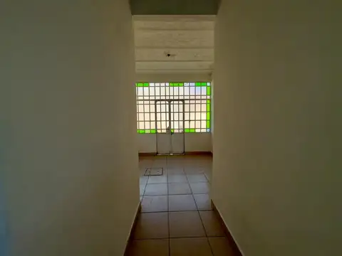 Buenos aires 5500, casa amplia de 2 dormitorios mas comodín.