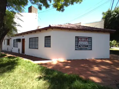 Alquiler casa 2 dormitorios con cochera