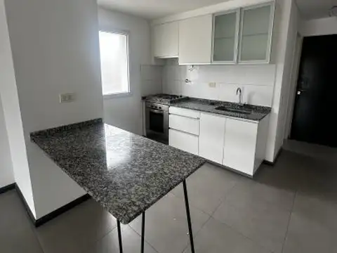 Alquiler monoambiente pasco 379 piso 6 con balcon