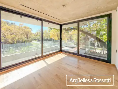 Alquiler departamento 3 dormitorios con 2 cocheras fisherton park
