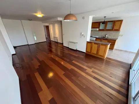 Departamento dos dormitorios al frente con balcón y dos cocheras - oroño 500