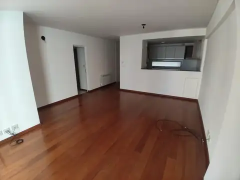 Amplio 1 dormitorio con vestidor y cochera.