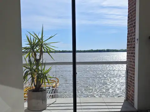 Monoambiente en subsuelo con vista al rio