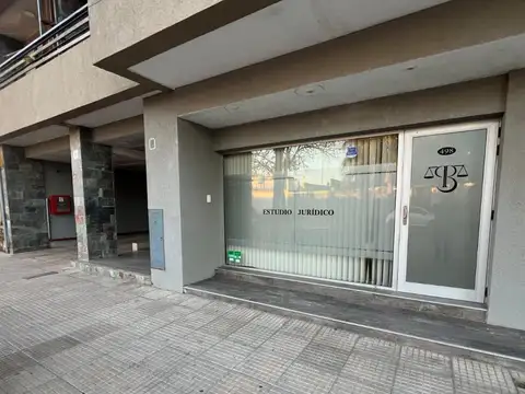 Se vende local/oficina en av. laprida al 400 - vt